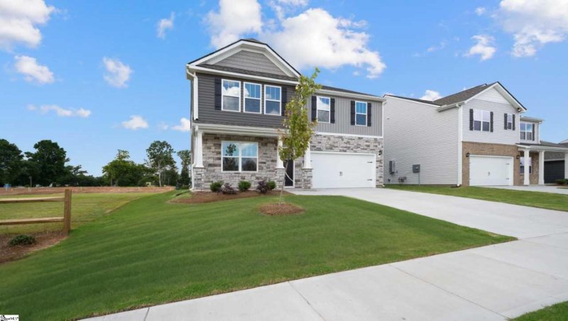 Property image 2 at 107 Depot Circle, Greenwood, SC 29646