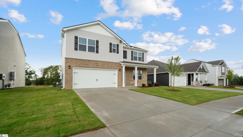 Property image 2 at 109 Depot Circle, Greenwood, SC 29646