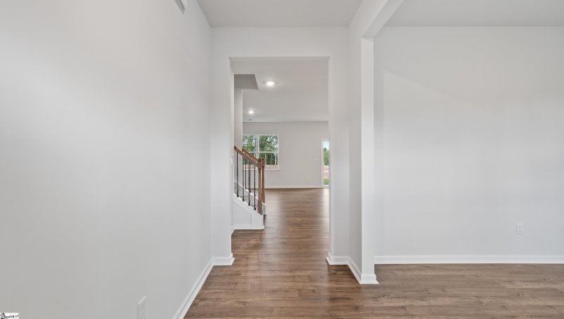 Property image 5 at 109 Depot Circle, Greenwood, SC 29646