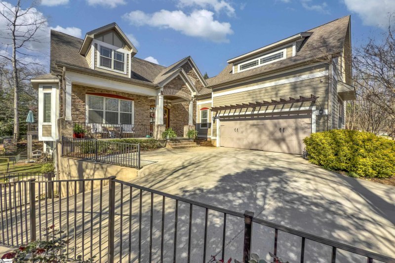 618 Park Ridge Circle