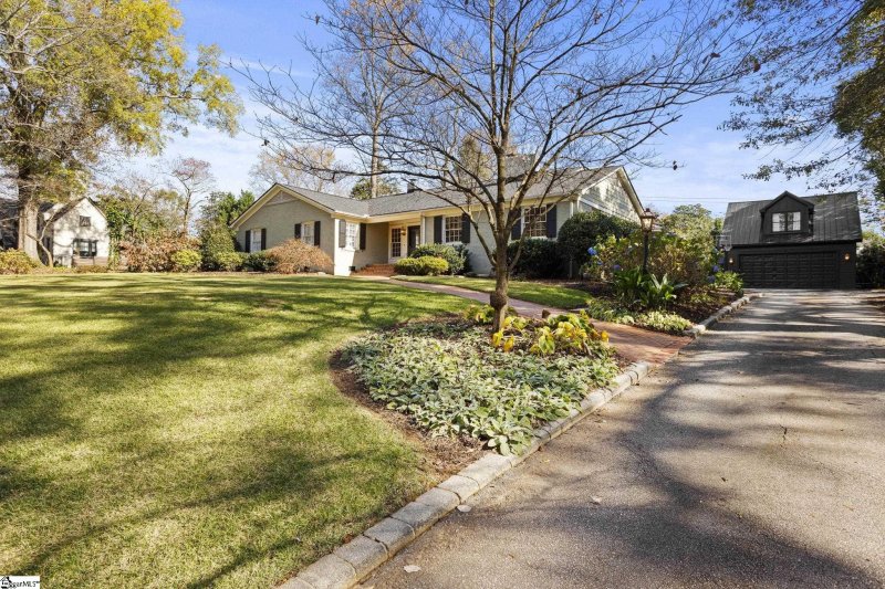 Property image 2 at 1722 N Main Street, Greenville, SC 29609