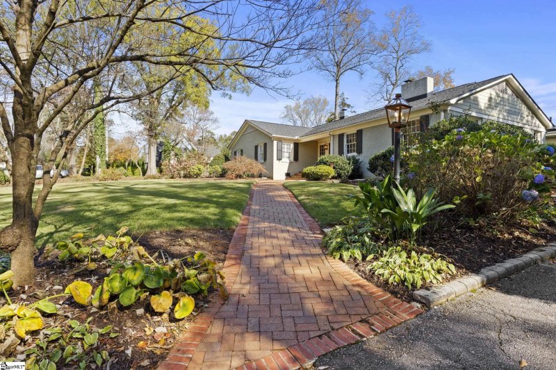 Property image 3 at 1722 N Main Street, Greenville, SC 29609