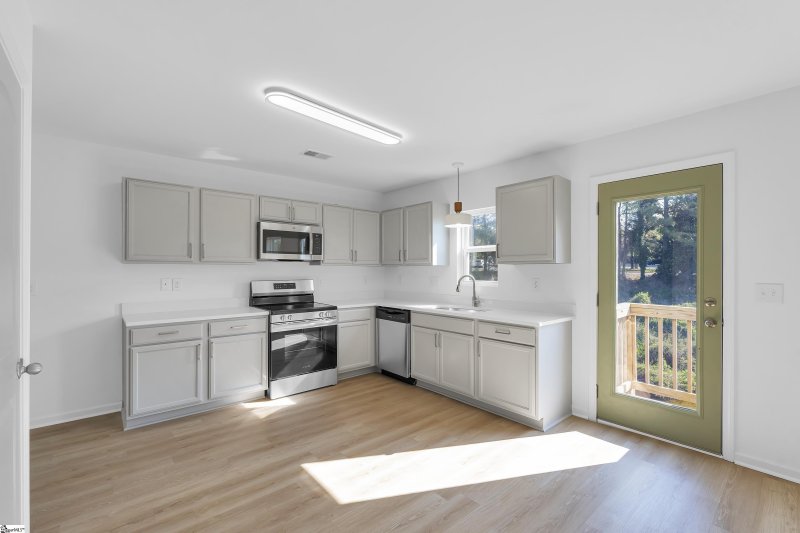 Property image 2 at 16 E Street, Greenville, SC 29611