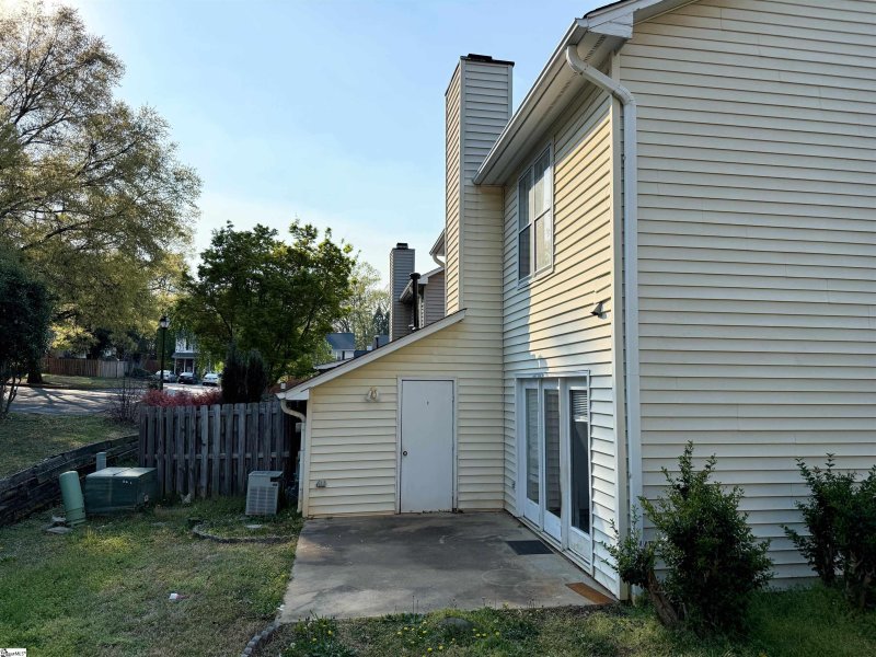 Property image 2 at 16 Somersett Drive, Spartanburg, SC 29301-6532