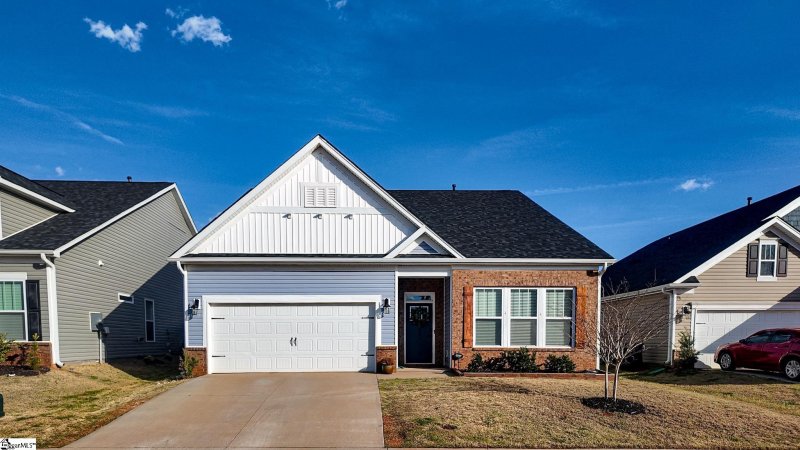 Property image 2 at 321 Pollyanna Drive, Greenville, SC 29605-6239