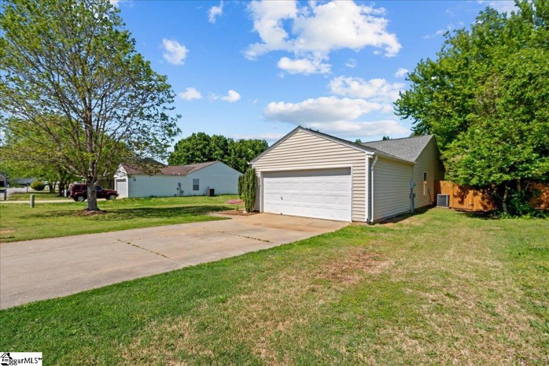 Property image 2 at 105 Tripmont Court, Simpsonville, SC 29680