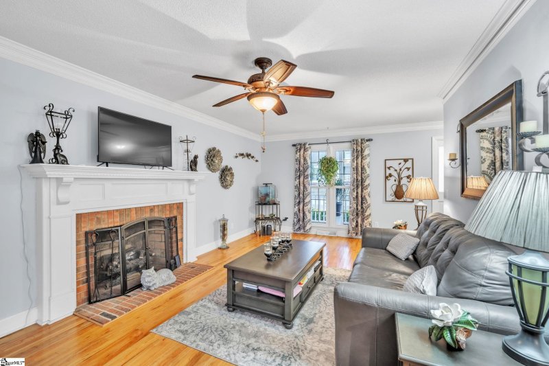 Property image 2 at 4 Brookford Court, Greenville, SC 29615