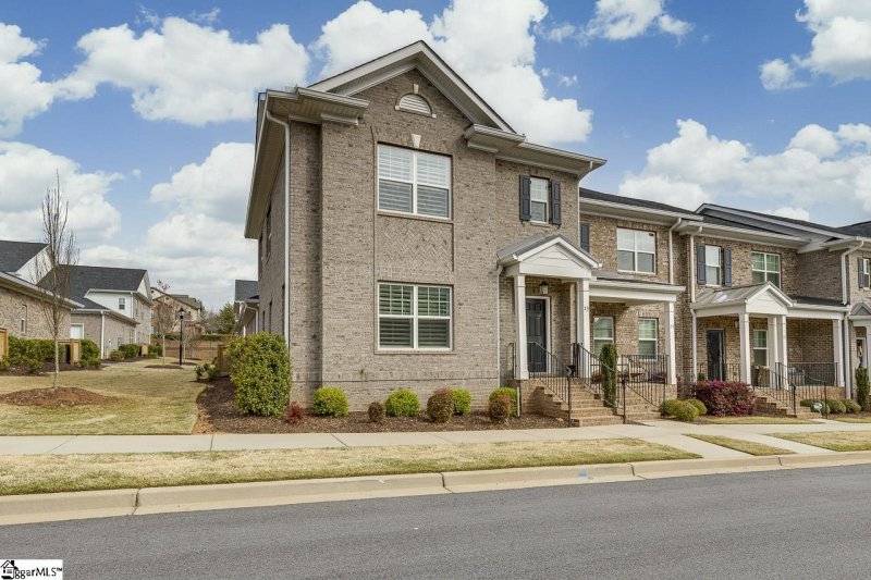 Property image 3 at 23 Peckham Street, Greenville, SC 29607
