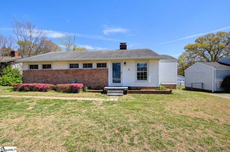 Property image 3 at 13 Farmington Road, Greenville, SC 29605