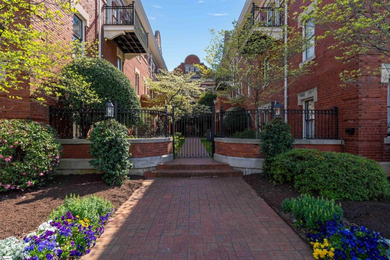 Property image 3 at 400 E Washington Street, Greenville, SC 29601