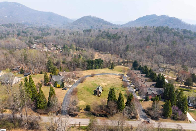 Property image 2 at 130 Stillcountry Circle, Travelers Rest, SC 29690-2301