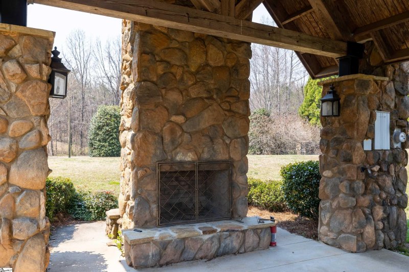 Property image 4 at 130 Stillcountry Circle, Travelers Rest, SC 29690-2301