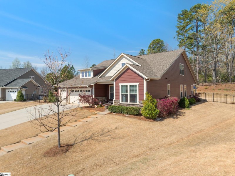 Property image 2 at 6 Boucher Street, Greenville, SC 29617