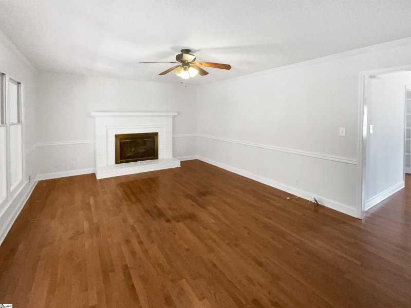 Property image 3 at 909 Burkshire Court, Spartanburg, SC 29301