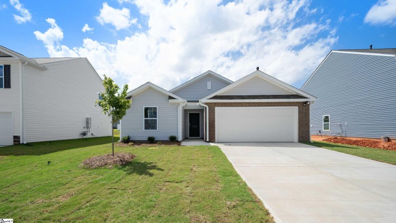 Property image 2 at 112 Larson Lane, Greenwood, SC 29646