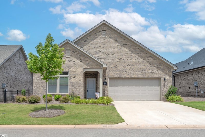 Property image 2 of 811 Vita Drive in Blaize Ridge, Greer, SC 29651