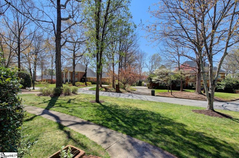 Property image 4 at 206 Chelsea Lane, Greer, SC 29650