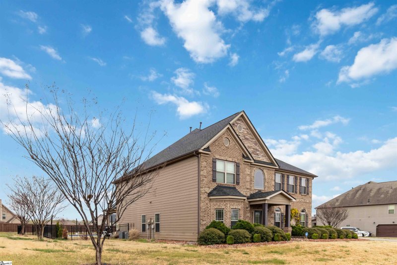 Property image 4 at 195 Harbrooke Circle, Greer, SC 29651