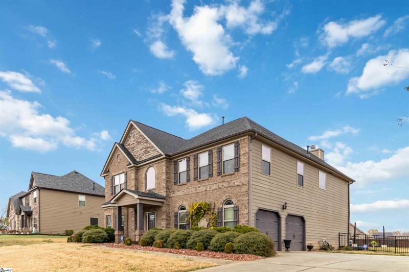 Property image 5 at 195 Harbrooke Circle, Greer, SC 29651