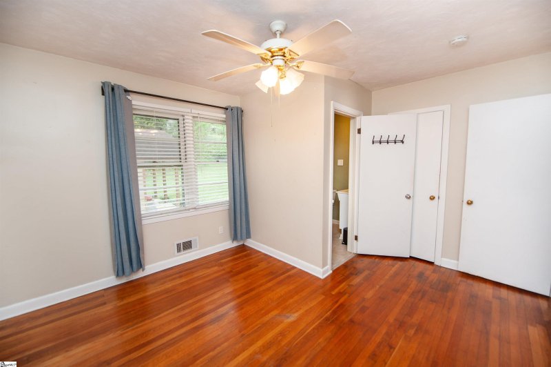 Property image 3 at 315 Francis Marion Drive, Spartanburg, SC 29302