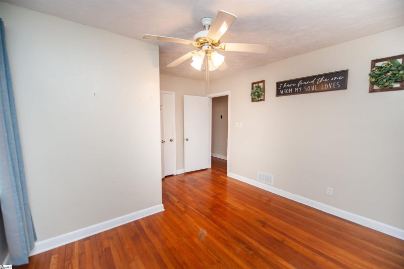 Property image 5 at 315 Francis Marion Drive, Spartanburg, SC 29302