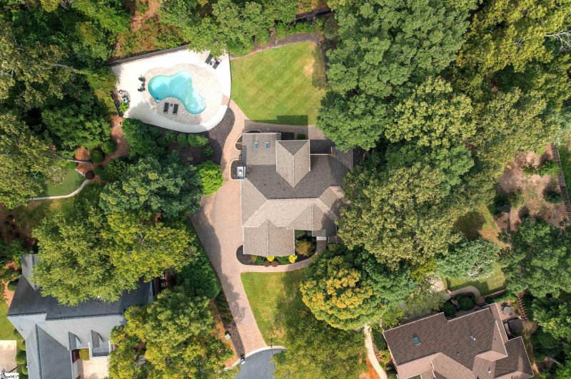 3 Bailey Knoll Court