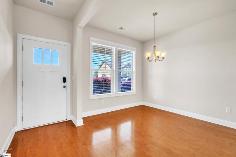 Property image 4 at 102 Lawndale Drive, Greer, SC 29651