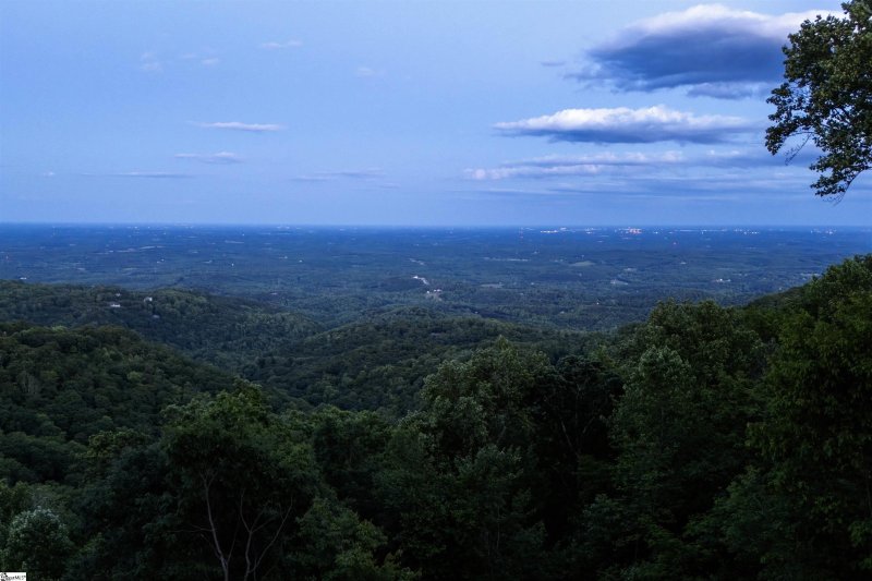 Property image 4 of 39 The Cliffs Parkway in The Cliffs at Glassy, Landrum, SC 29356