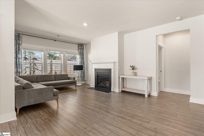 Property image 4 at 329 Roderick Lane, Greenville, SC 29605