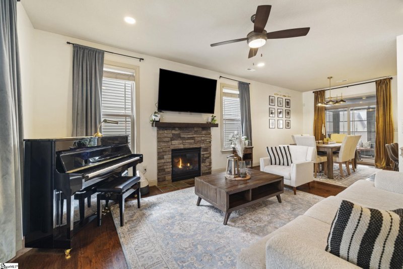 Property image 2 of 703 Cannongate Drive in Greystone Cottages, Greer, SC 29650