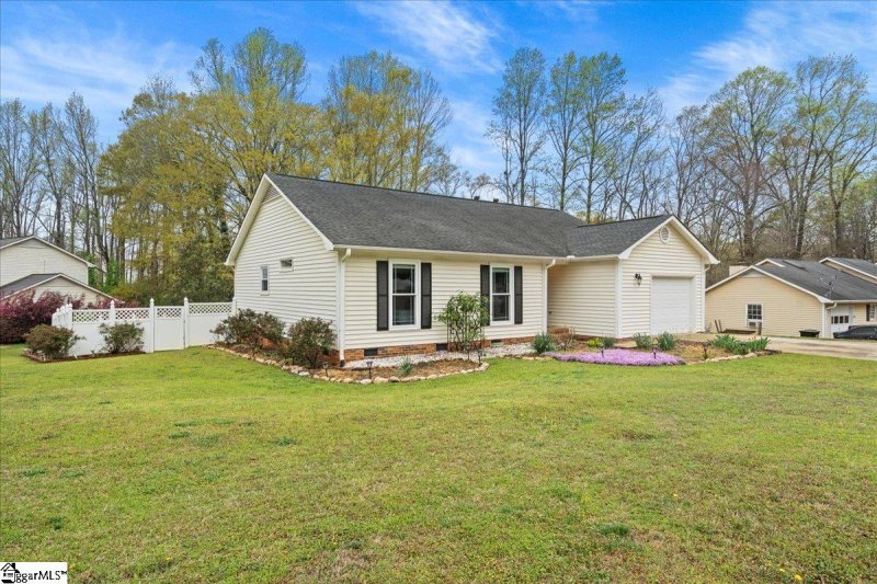 Property image 2 at 208 Boxelder Lane, Simpsonville, SC 29680