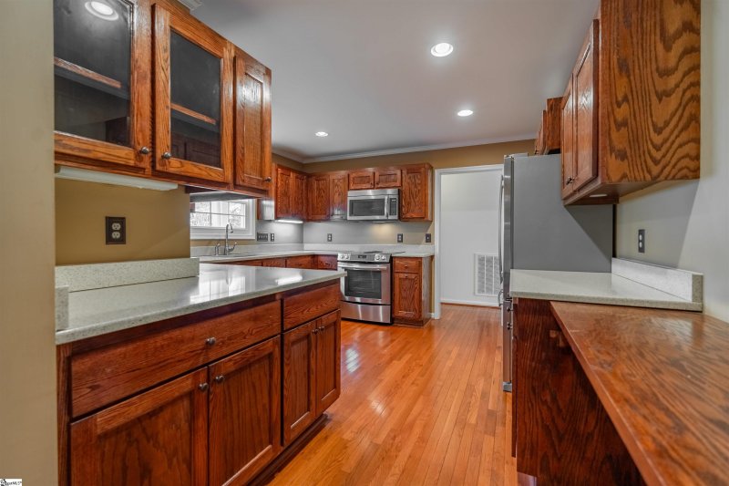 Property image 2 at 8 Woodtrace Circle, Greenville, SC 29615