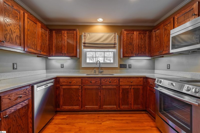 Property image 4 at 8 Woodtrace Circle, Greenville, SC 29615