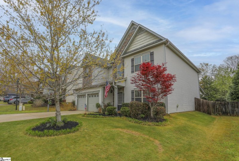 Property image 3 at 255 Meadow Blossom Way, Simpsonville, SC 29681