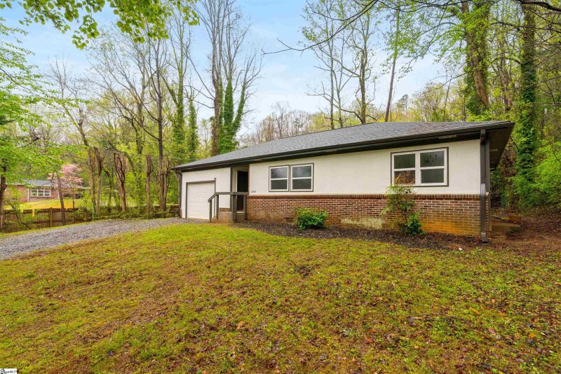 Property image 3 at 2694 W Lakeshore Drive, Landrum, SC 29356