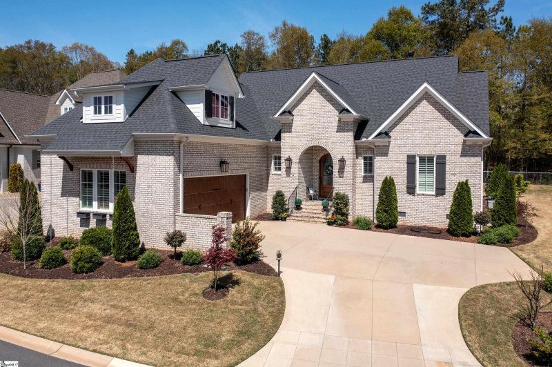 Property image 2 at 116 Chestnut Pond Lane, Simpsonville, SC 29681