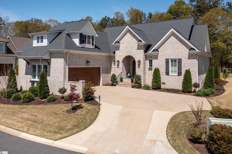 Property image 3 at 116 Chestnut Pond Lane, Simpsonville, SC 29681