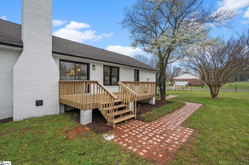 Property image 4 at 530 Old Pendleton Road, Easley, SC 29642