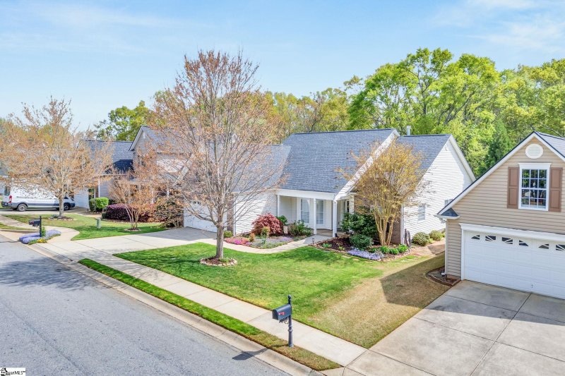 Property image 3 at 121 Saint Johns Street, Simpsonville, SC 29680-7730