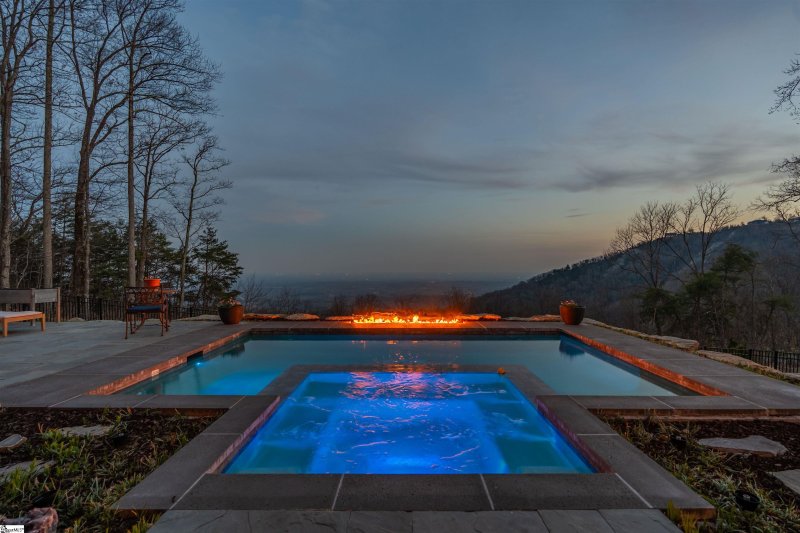 Property image 2 at 8 Raven Road, Landrum, SC 29356