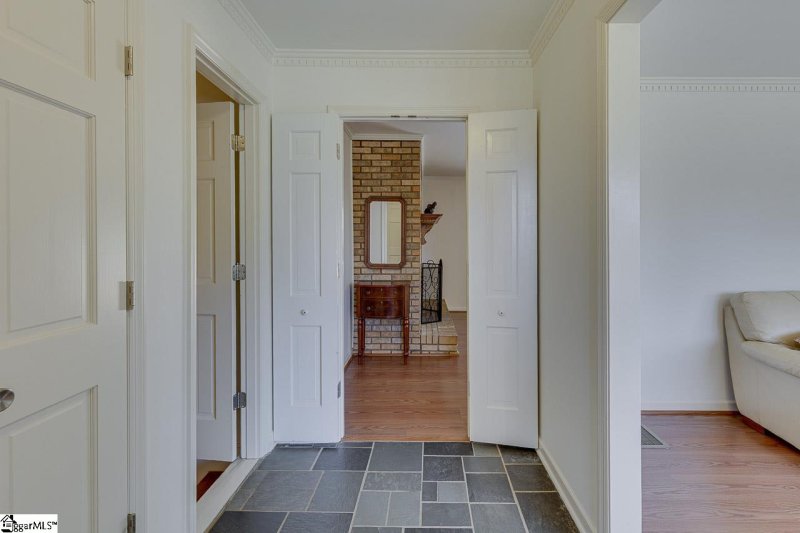 Property image 5 at 404 Holly Road, Taylors, SC 29687