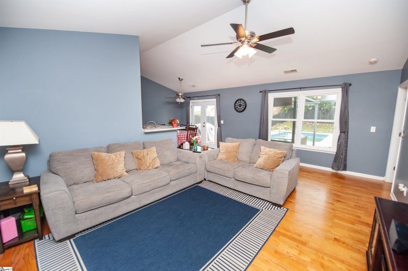 Property image 3 at 102 Ketchitan Court, Greenville, SC 29605