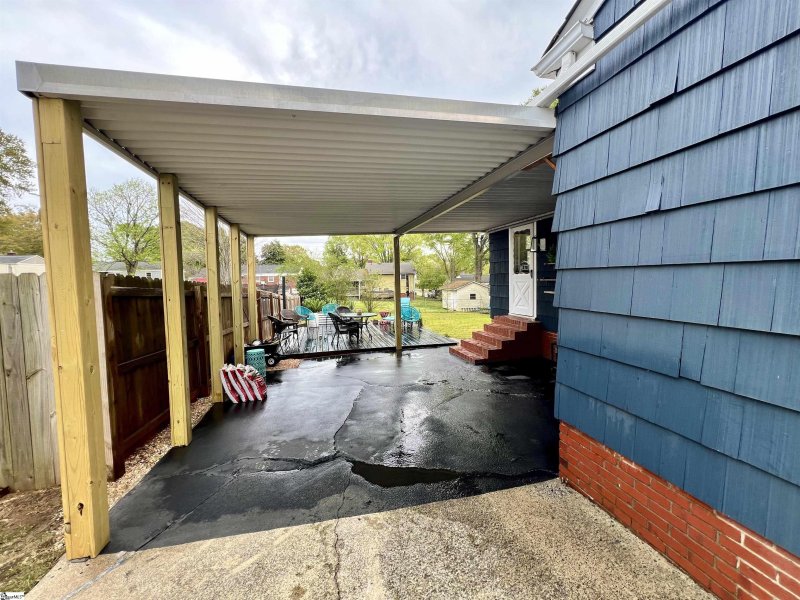 Property image 4 at 127 Chipley Lane, Greenville, SC 29605-4504