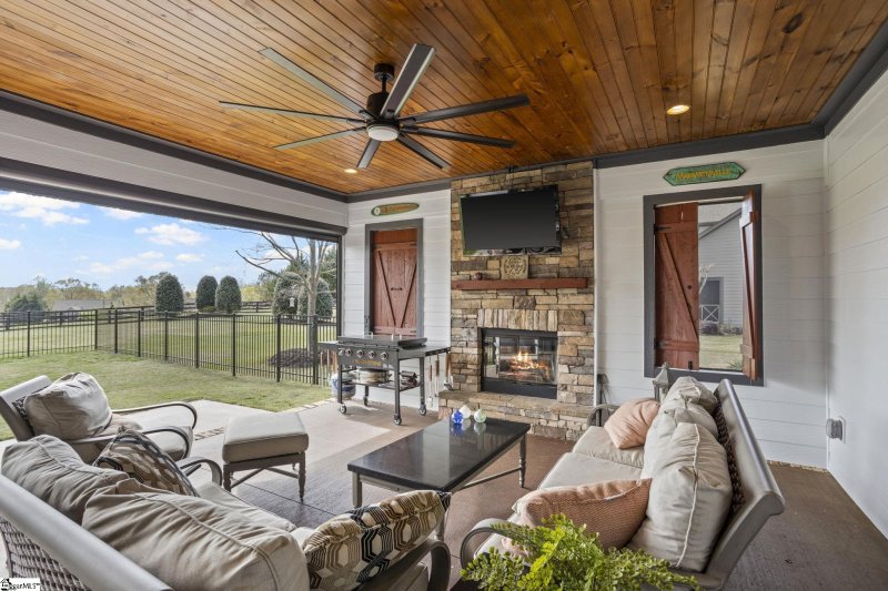 Property image 4 at 5 Hunters Landing Drive, Greer, SC 29651