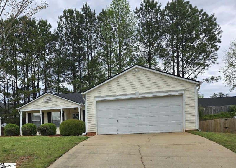 Property image 2 at 207 Hawksbill Drive, Easley, SC 29642-8011