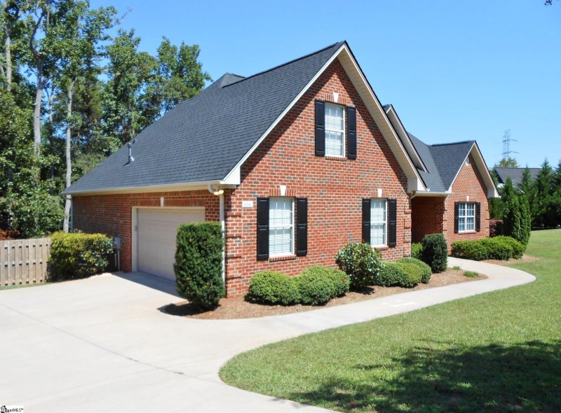 Property image 2 at 104 Baltic Court, Moore, SC 29369