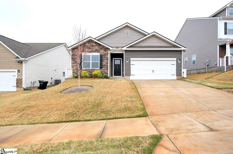 Property image 2 at 15 Dovetuck Road, Greer, SC 29651