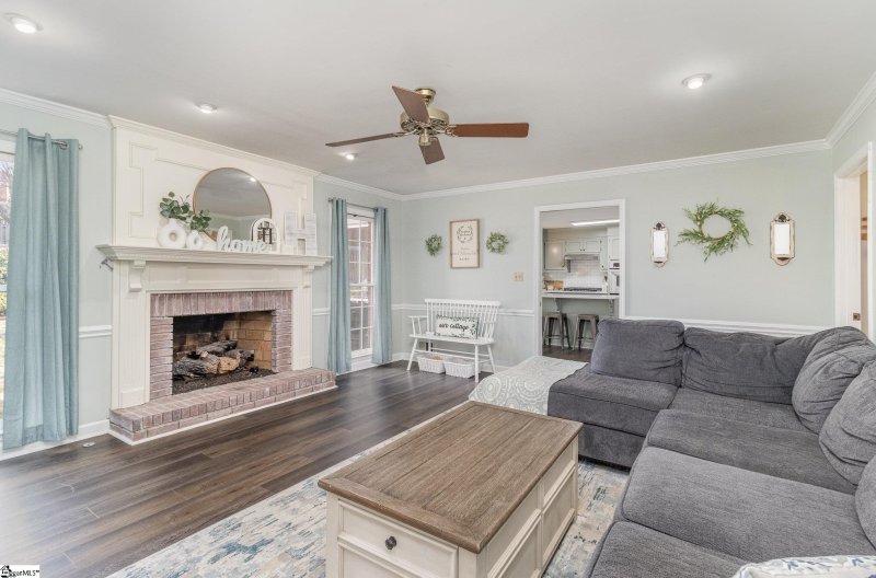 Property image 4 at 320 E Killarney Lk, Moore, SC 29369