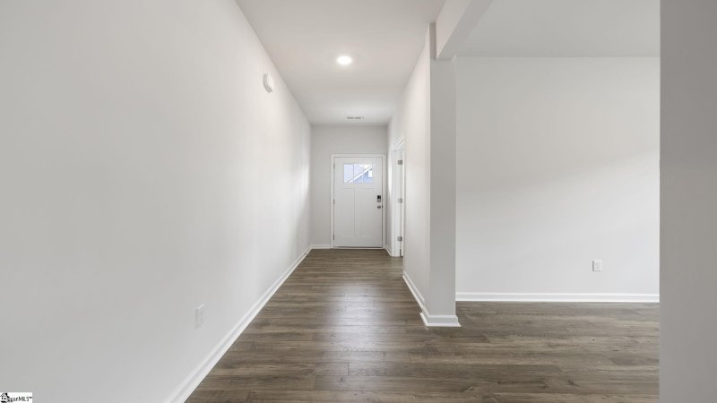 Property image 3 at 110 Depot Circle, Greenwood, SC 29646