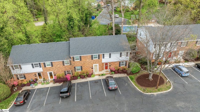 Property image 2 at 815 Edwards Road, Greenville, SC 29615